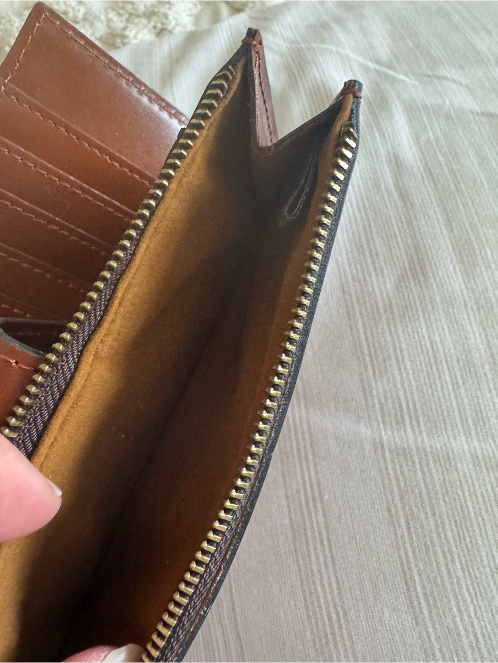 Patricia Nash - Brown Leather Snap Wallet with Embossed Clover Logo - Picture 4 of 4